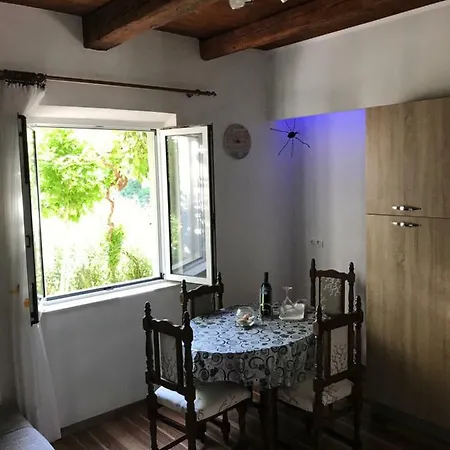 Apartment Mornar Kastela Exterior photo