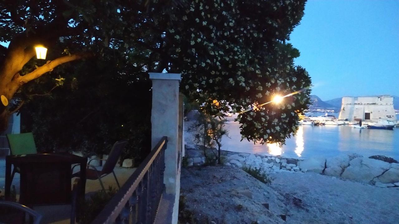 Mornar * Kastela