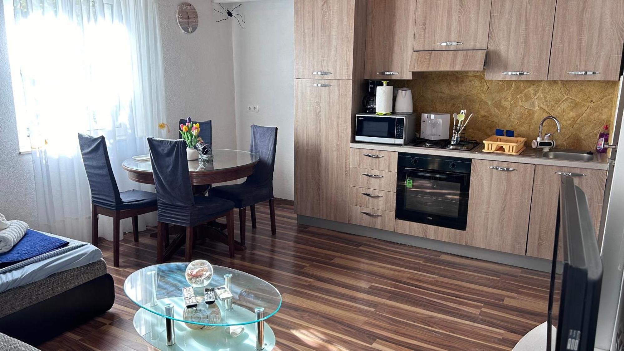 Apartment Mornar *