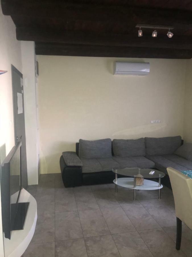 Apartment Mornar Kastela